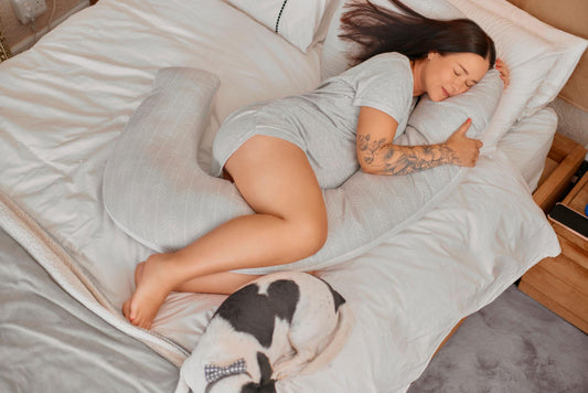 Comment choisir un coussin de grossesse ? Guide complet pour mieux dormir enceinte
